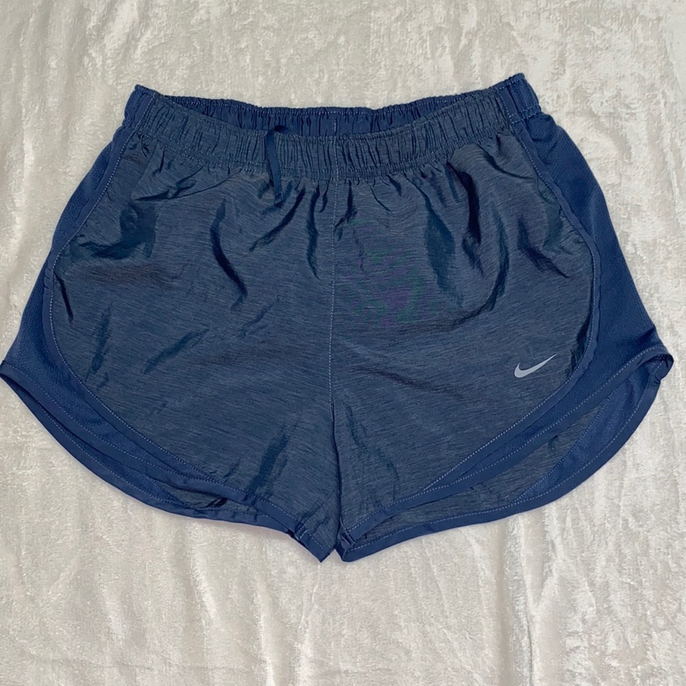 nike tempo shorts M